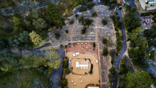 1-Anfiteatro-dallalto tenuta-dei-Normanni